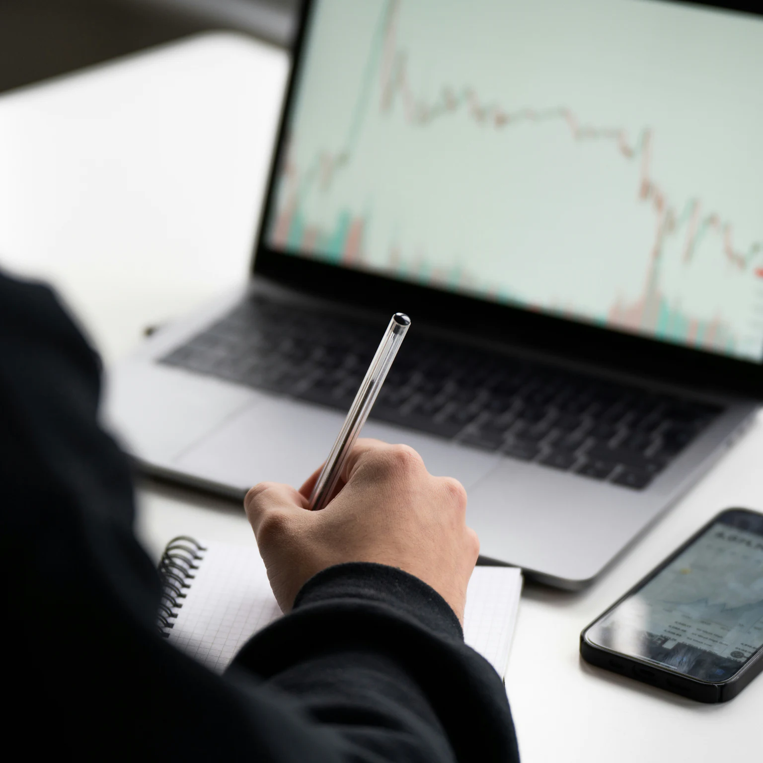 Mythbusting Brand and Performance Marketing: Are they really so different?